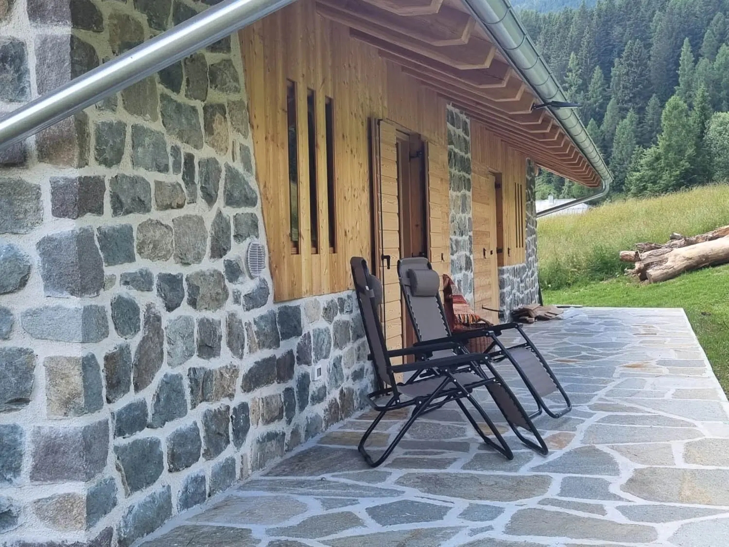 Esterno della Baita Giola sopra Roncegno