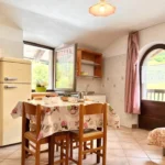 Cucina piccola dello Chalet Rustico Bertolini a Vermiglio