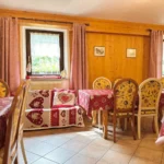 Sala da pranzo dello Chalet Rustico Bertolini a Vermiglio